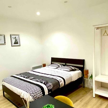 Studio City Center Of Mons Apartment Екстериор снимка