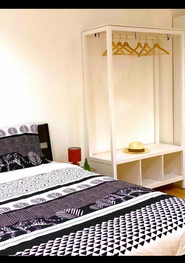 Studio City Center Of Mons Apartment Екстериор снимка